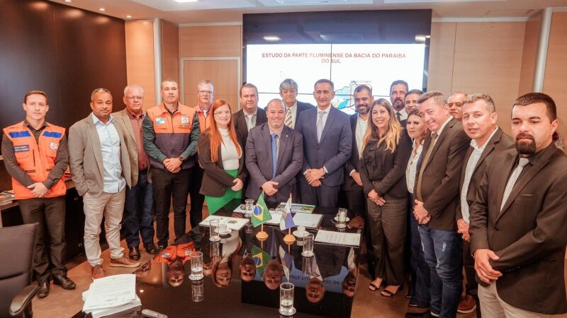 Carla Caputi debate ações para mitigar a erosão costeira em SJB