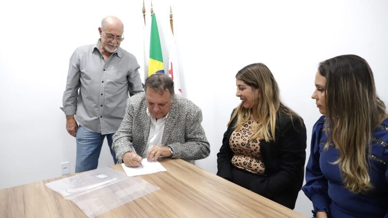 Carla Caputi participa de posse da nova diretoria da Santa Casa de SJB