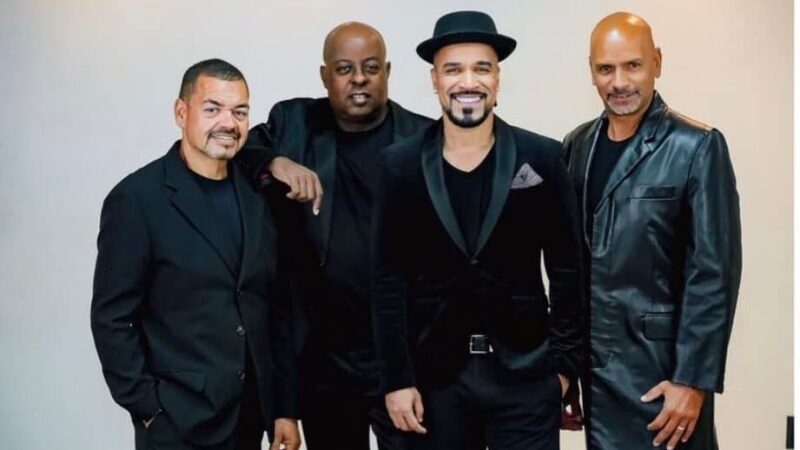 SJB festeja aniversário com show do Só pra Contrariar