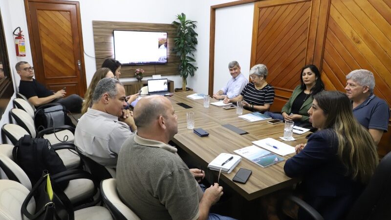 Prefeita de SJB conhece projeto pioneiro de hidrogênio do Porto do Açu