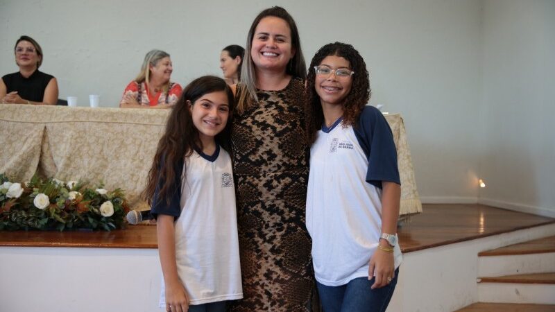 Alunas de Atafona e de Barcelos vencem concurso de prefeita a vice-prefeita mirins