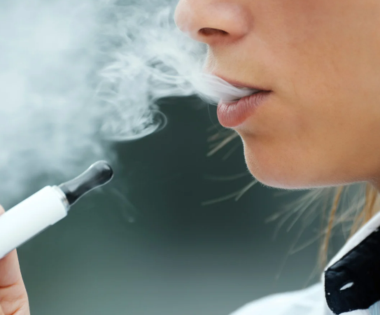 Anvisa publica resolução que proíbe cigarro eletrônico no Brasil
