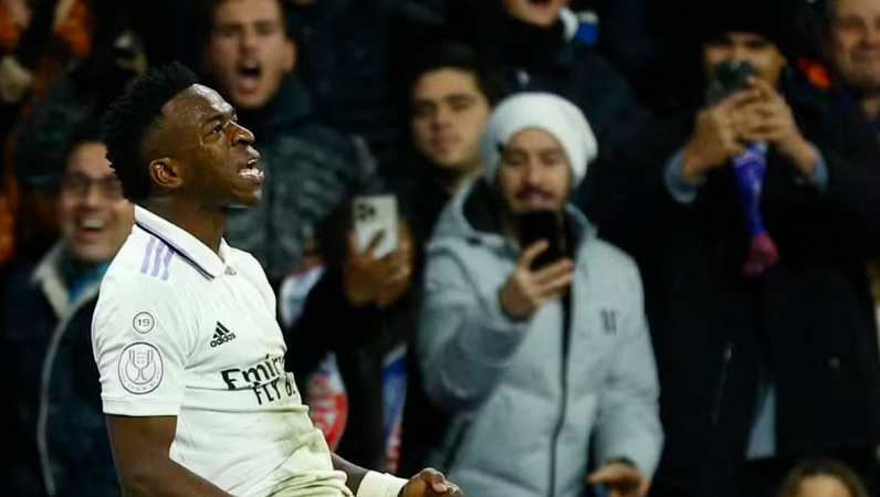 Racista que ofendeu Vini Jr. anonimamente na internet é condenado na Espanha