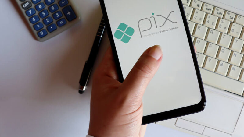 PIX terá limite menor em aparelhos novos até usuário atualizar cadastro no banco, decide BC