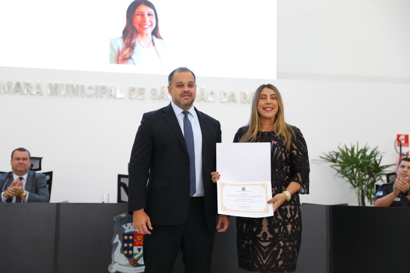 Carla Caputi é diplomada para novo mandato à frente de SJB