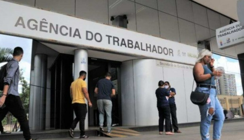 Teto do seguro-desemprego sobe para R$ 2.424,11 após reajuste