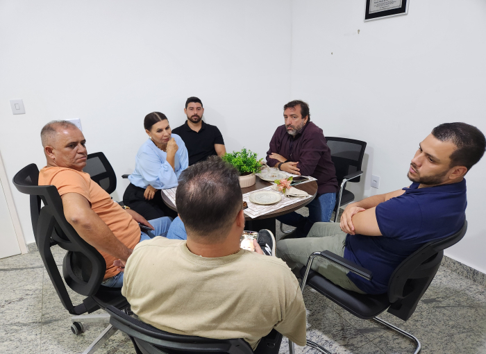 Presidente da Câmara de São João da Barra, Soninha Pereira, recebe visita de assessores do deputado federal Lindbergh Farias