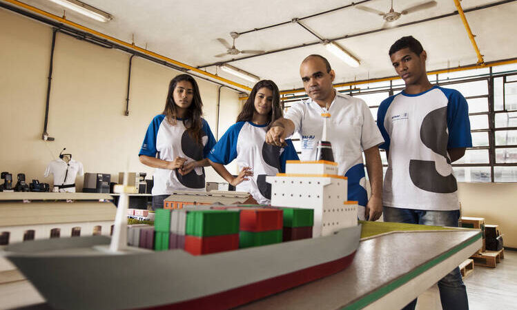 Firjan Senai com quase 100 vagas de emprego para instrutores em várias áreas