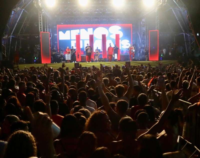 Menos é Mais comemora recorde de público no verão Alegria de Viver! em SJB