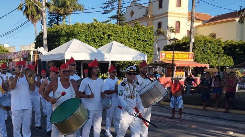 Banda Maluca alegra tarde de domingo no carnaval em SJB