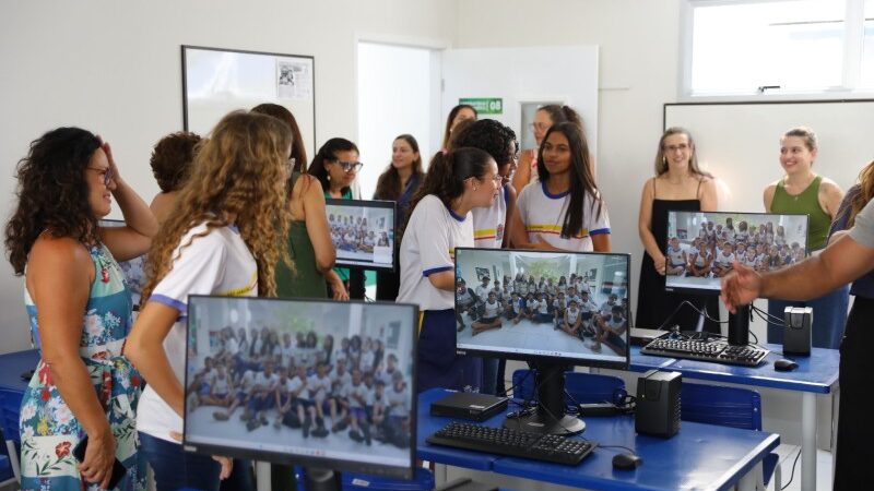Porto do Açu entrega 15 computadores ao Cmea 1 em Mato Escuro