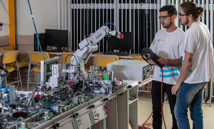 Senai Campos e Macaé têm mais de 200 vagas em cursos gratuitos de qualificação