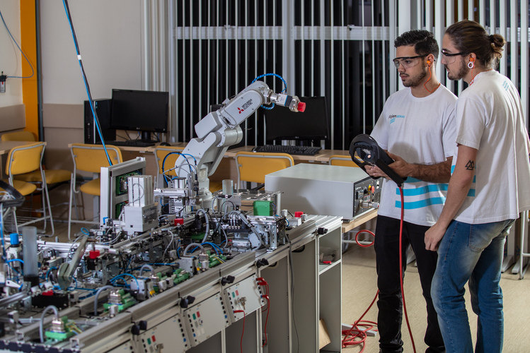 Senai Campos e Macaé têm mais de 200 vagas em cursos gratuitos de qualificação