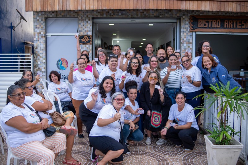 Entrega de carteiras marca nova etapa para artesãos de SJB