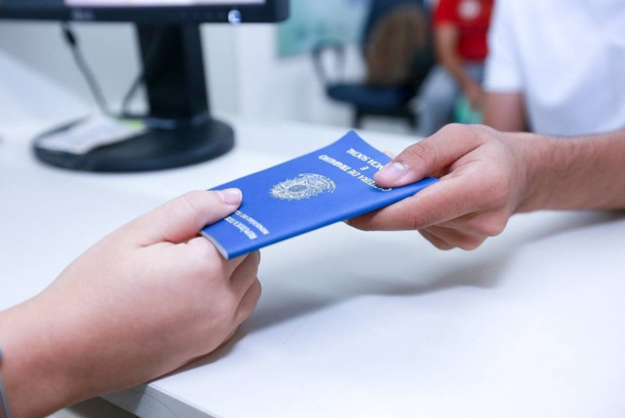 Balcão de Emprego com várias opções em SJB