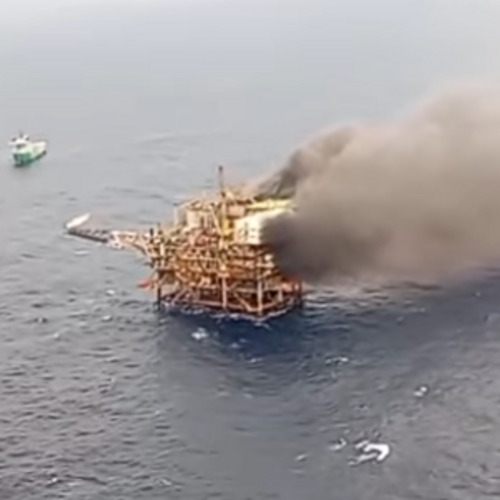 Controlado incêndio seguido de explosão em plataforma na Bacia de Campos