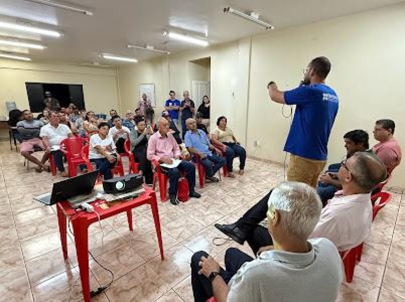 Assuntos ambientais e agrícolas discutidos com produtores de SJB