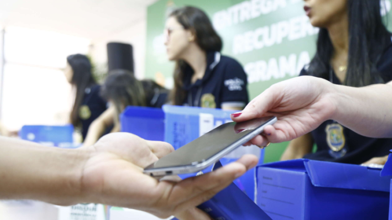 Alerj aprova lei que obriga operadoras a entregar dados de celulares à polícia em até 36h