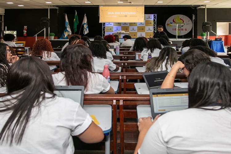 Educação lança plataforma on-line para oferecer orientação vocacional a mais de 100 mil estudantes da rede estadual