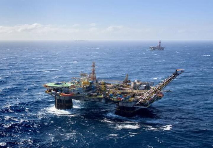 Municípios produtores recebem royalties do petróleo com alta em maio