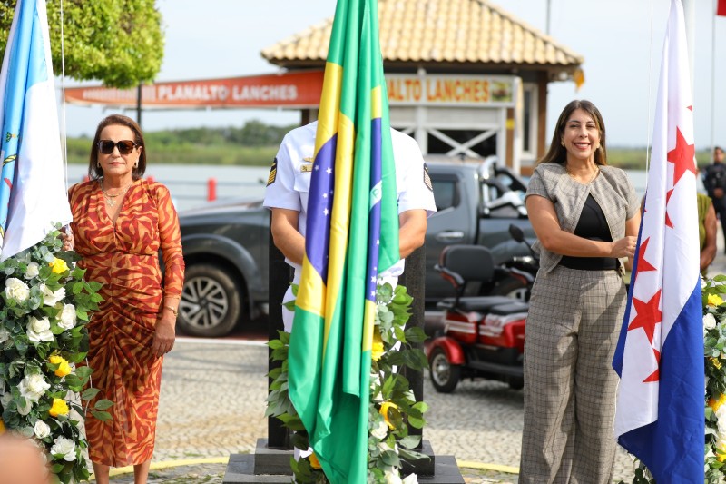 Hasteamento de bandeiras e inauguração de busto marcam data histórica em SJB