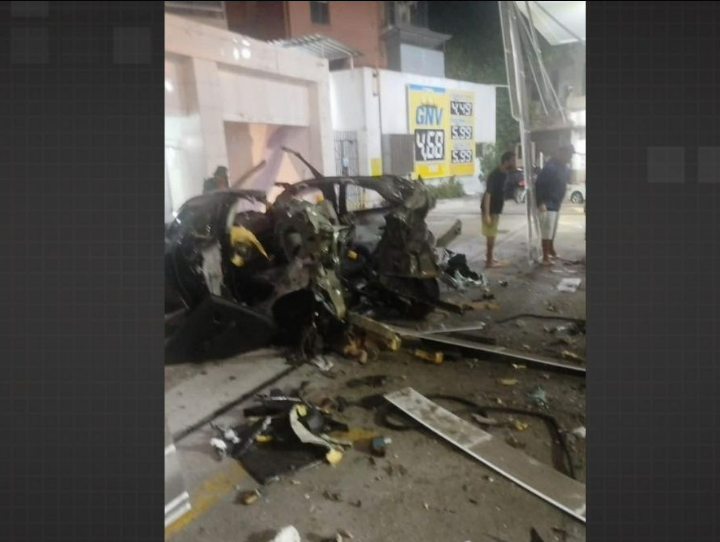 A explosão em um carro que abastecia com GNV, resultou em duas mortes