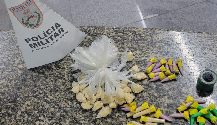 Polícia apreende cocaína durante operação no Parque Maciel, em Campos; suspeito fugiu