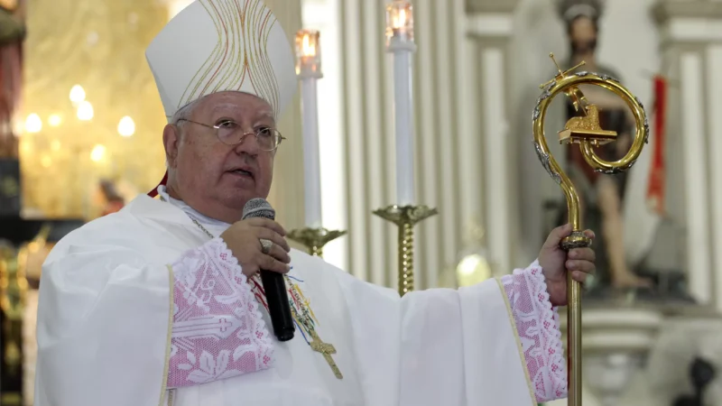 Bispo de Campos, Dom Roberto, é internado para cirurgia de câncer de próstata