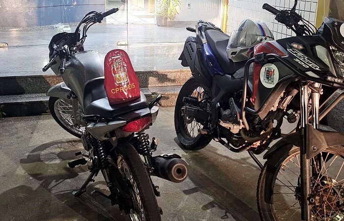 Mulher é detida pilotando moto irregular em São João da Barra; veículo fazia manobras proibidas