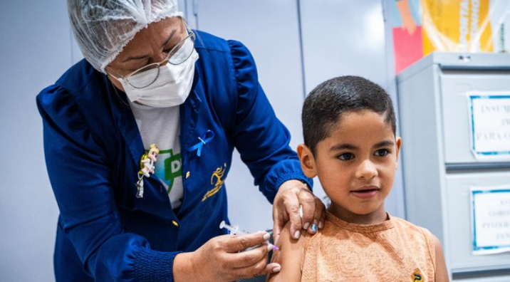 Estado do Rio avança na vacinação de crianças e adolescentes da rede pública de ensino