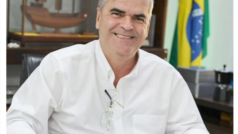 Washington Reis perde cargo, mas segue articulando nos bastidores do poder fluminense de olho em 2026