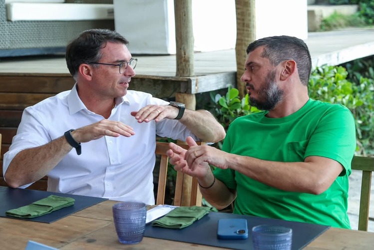 Rodrigo Bacellar e Flávio Bolsonaro reúnem lideranças políticas em Búzios para discutir cooperação no estado