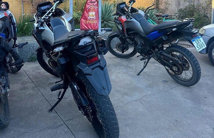 Motocicleta apreendida pela Motopatrulha do PROEIS após manobras perigosas e constatação de adulteração em Grussaí, distrito de São João da Barra