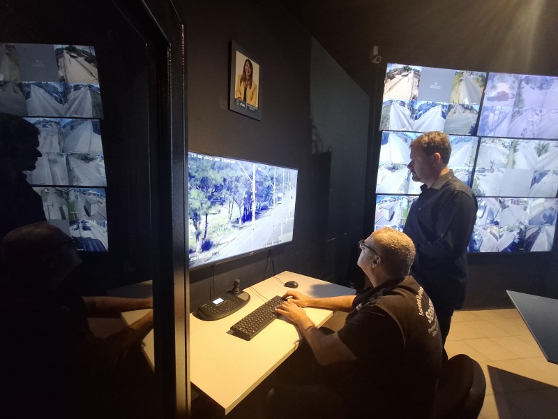 Câmeras de reconhecimento facial e leitura de placas reforçam segurança em SJB