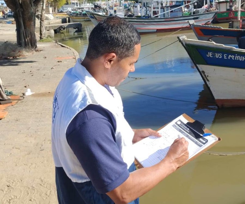 Secretaria de Pesca dá suporte a pescadores para regularização de documentos