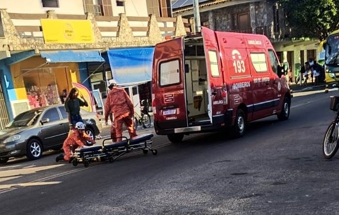 Motociclista de 23 anos fica ferido em colisão com carro em Grussaí, SJB. Estado de saúde é estável