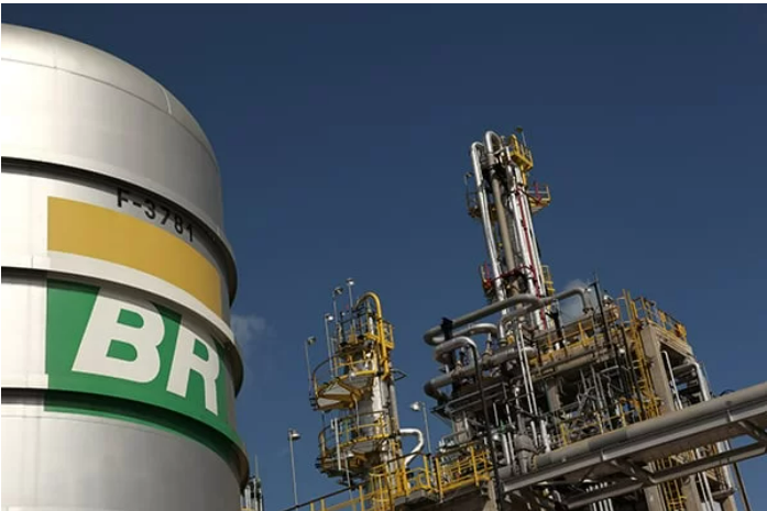 Municípios produtores de petróleo recebem terceiro repasse do ano com forte queda; Campos perdeu 51,7% e São João da Barra 75,8%