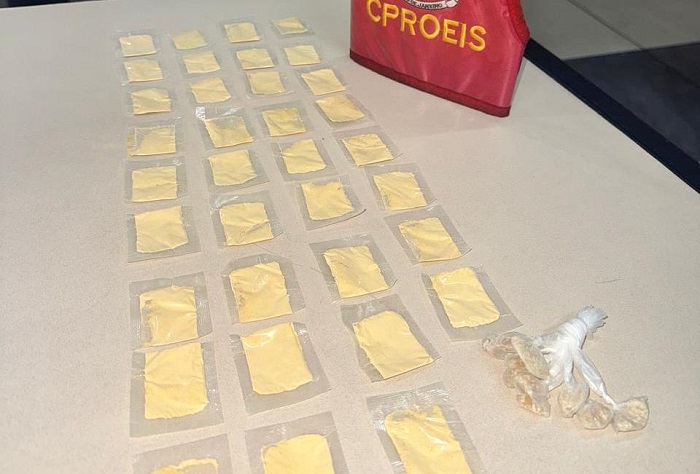 Polícia apreende cocaína e crack em Atafona, São João da Barra