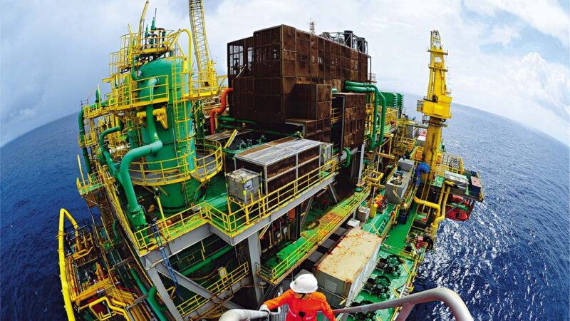 Petrobras realiza mais uma descoberta de petróleo na Bacia de Campos