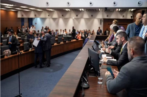 Alerj aprova bônus a policiais civis que matarem em confronto