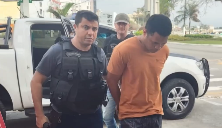 Homem é preso em flagrante após tentar matar companheiro da ex-mulher em Macaé