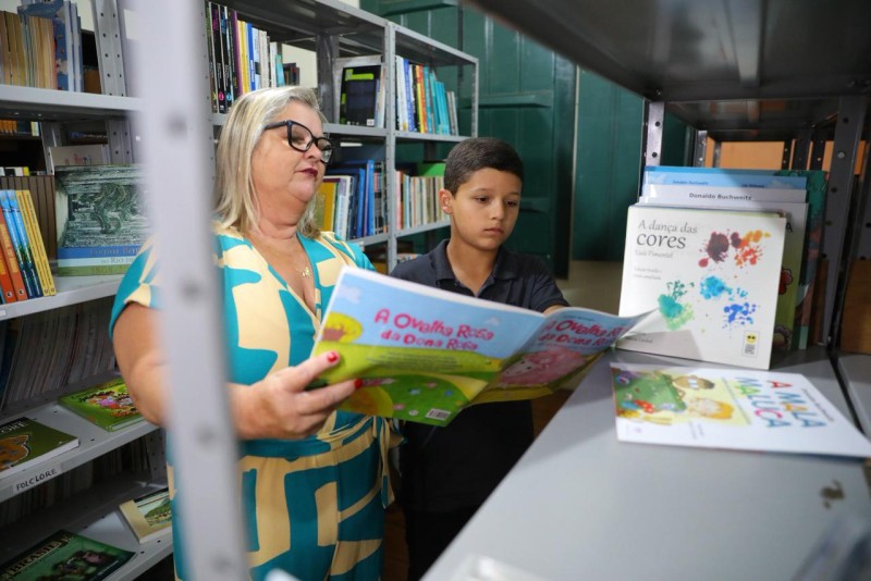 Biblioteca Municipal já funciona toda remodelada no Palácio Cultural