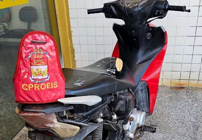 Perseguição policial termina com dois jovens detidos e uma motocicleta apreendida em São João da Barra