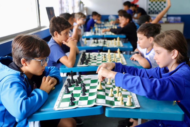 Jogos Interclasses de Xadrez movimentam escolas municipais em SJB