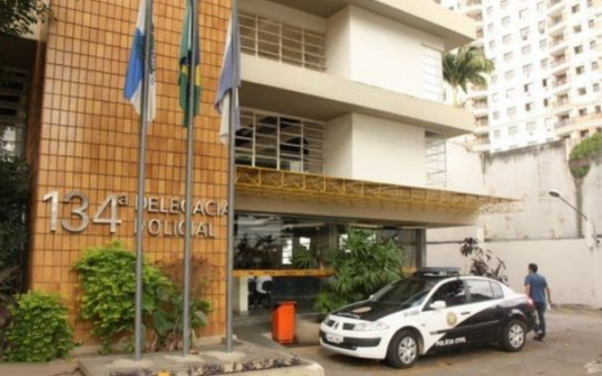 Motorista de aplicativo é rendida e tem carro roubado na Baixada Campista