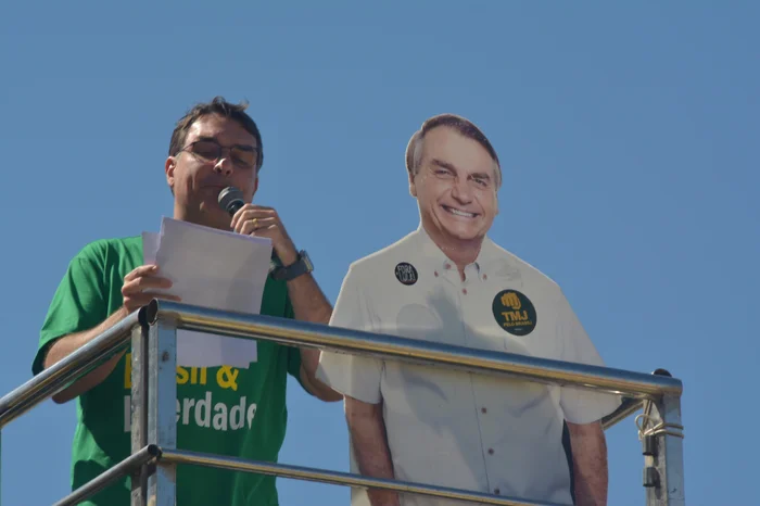 Bolsonaro indica Flávio Bolsonaro, candidato a disputa presidencial em 2026