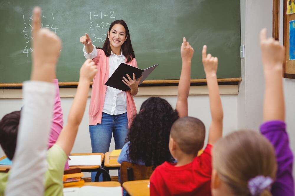Congresso promulga emenda que autoriza professores a acumular outro cargo público