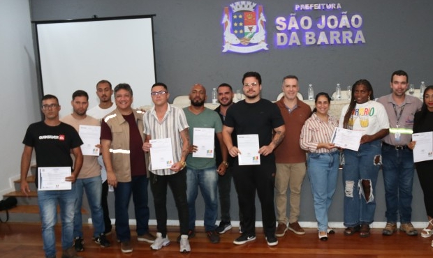 Formandos são certificados em cursos da área offshore em SJB