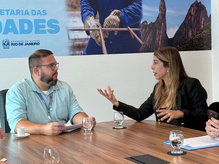 Prefeita busca alinhamento com o Estado para asfaltamento da orla de Grussaí