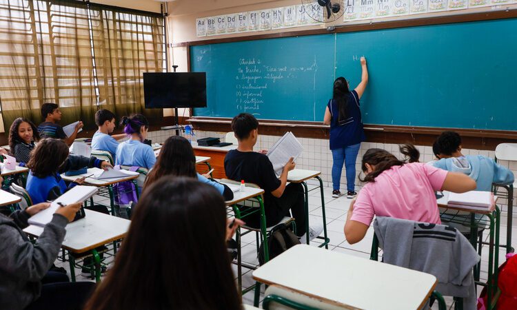 Municípios do Rio perdem complementação do Fundeb por falta de lei estadual